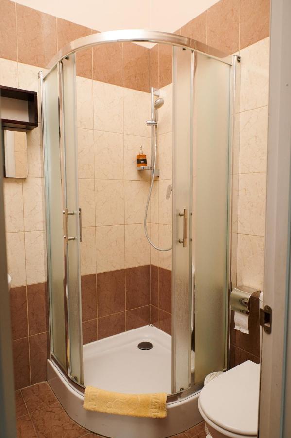 Old City Hotel إلفيف المظهر الخارجي الصورة